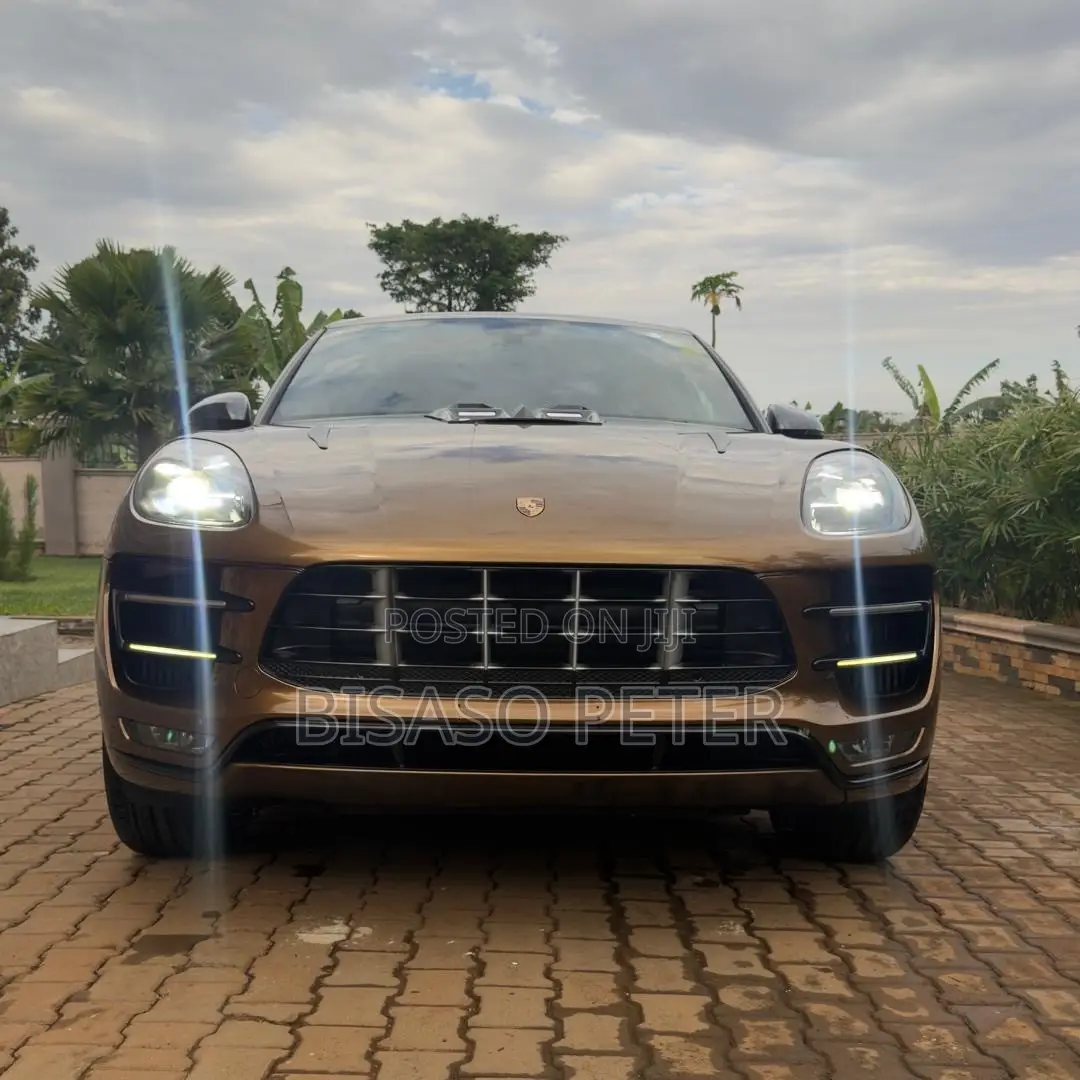 Porsche Macan 2016 Green