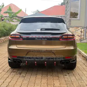 Porsche Macan 2016 Green