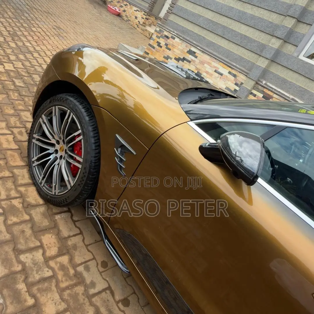 Porsche Macan 2016 Green
