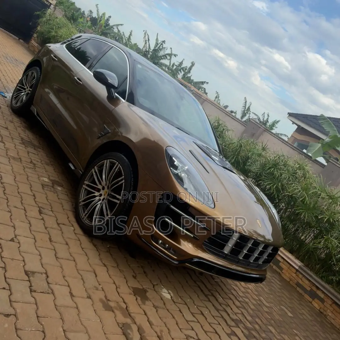 Porsche Macan 2016 Green