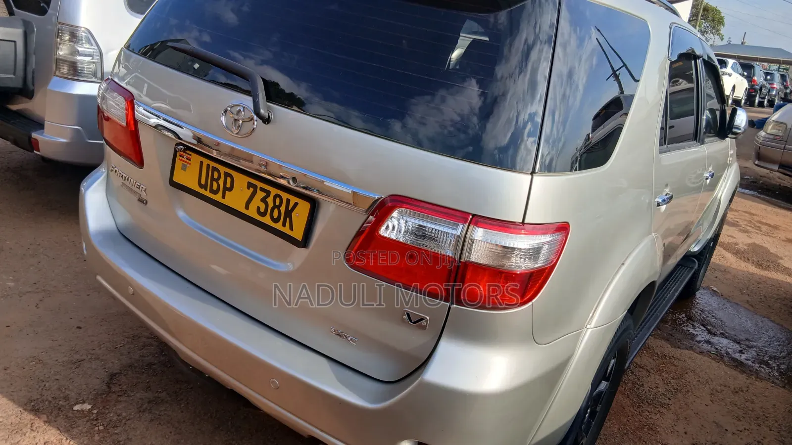 Toyota Fortuner 2011 Silver