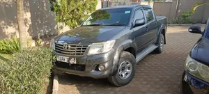 Toyota Hilux 2015 Gray