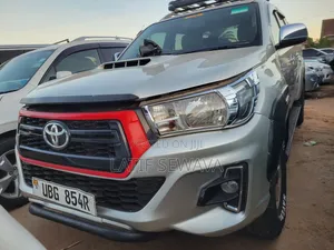 Toyota Hilux 3.0 D-4D 4x4 2012 Silver
