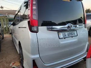 New Toyota Noah 2.0 FWD (6 Seater) 2014 White