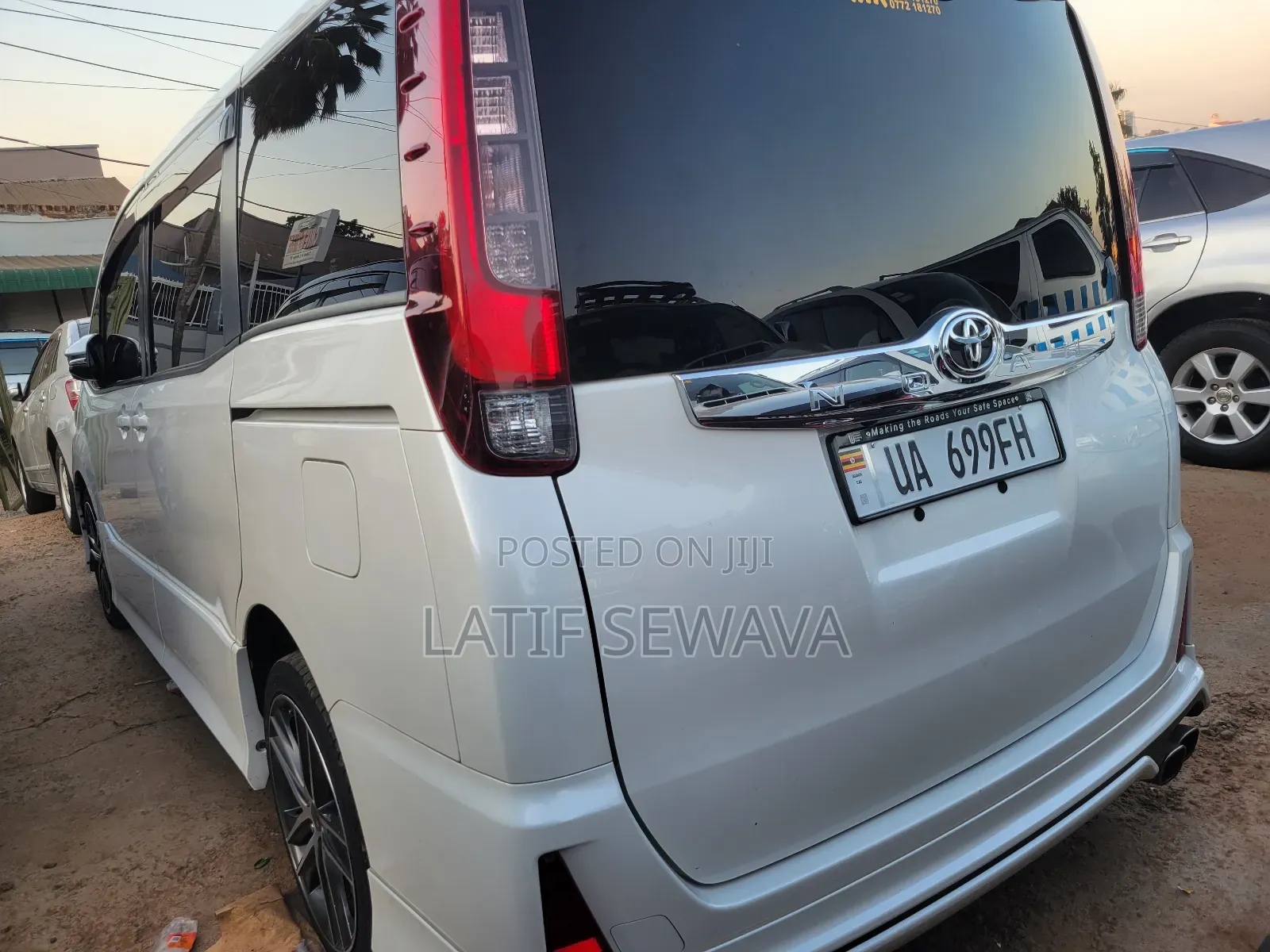 New Toyota Noah 2.0 FWD (6 Seater) 2014 White
