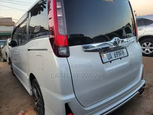 New Toyota Noah 2.0 FWD (6 Seater) 2014 White