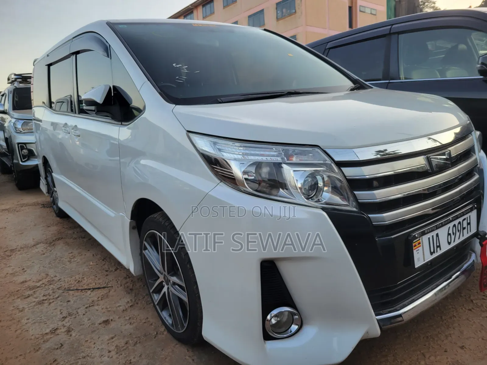 New Toyota Noah 2.0 FWD (6 Seater) 2014 White