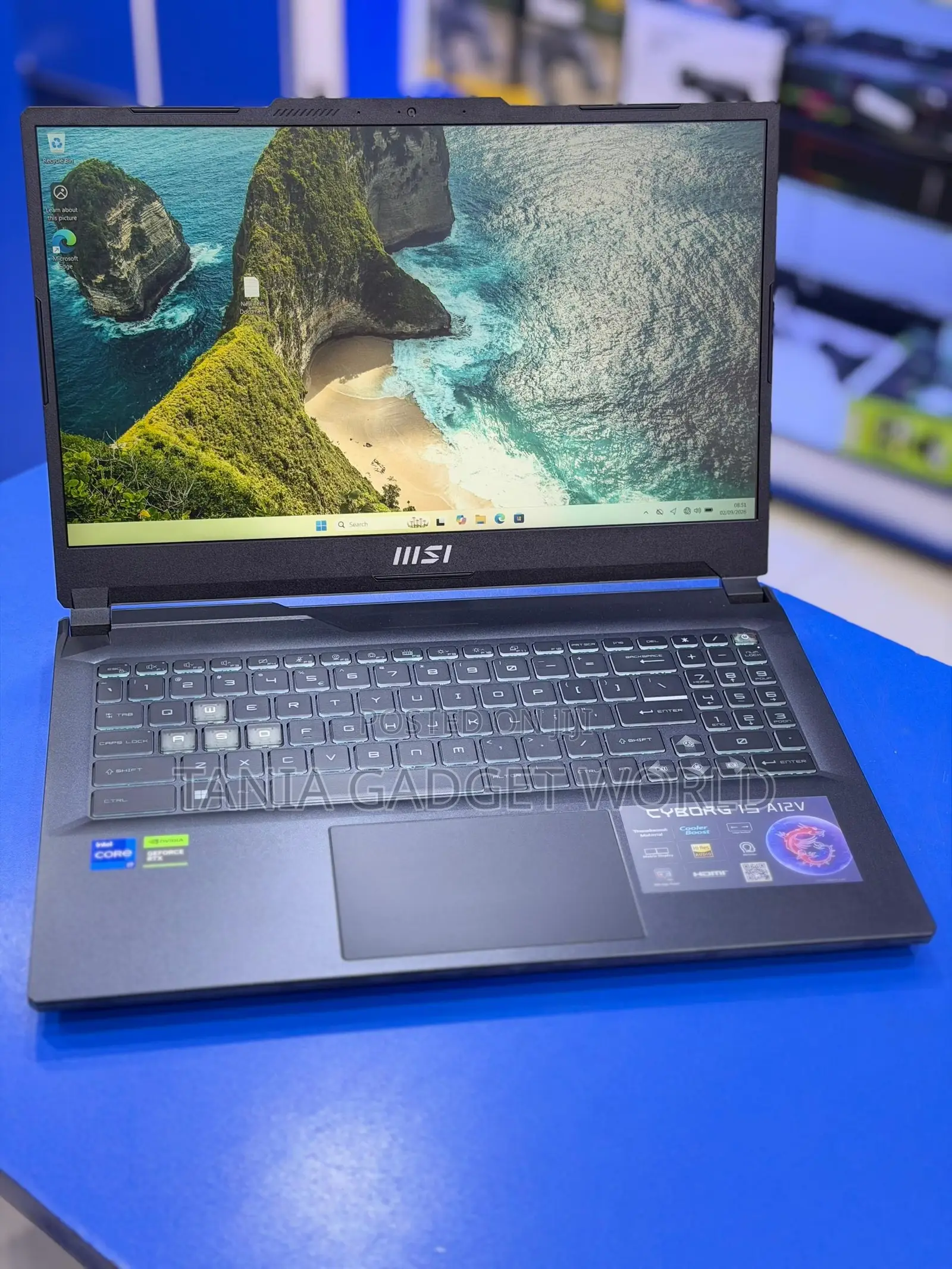 New Laptop MSI Cyborg 15 16GB Intel Core i7 SSD 1T