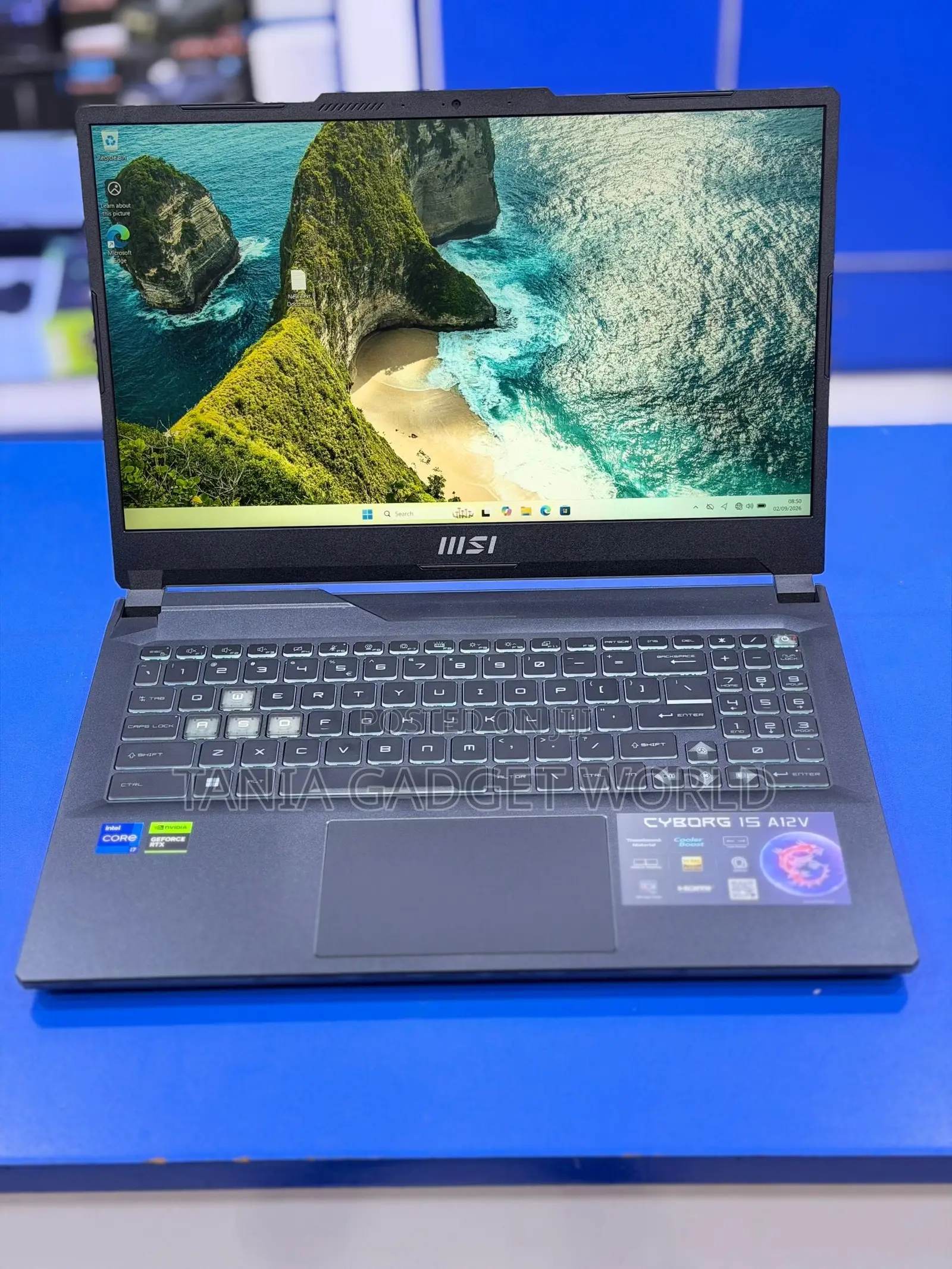 New Laptop MSI Cyborg 15 16GB Intel Core i7 SSD 1T