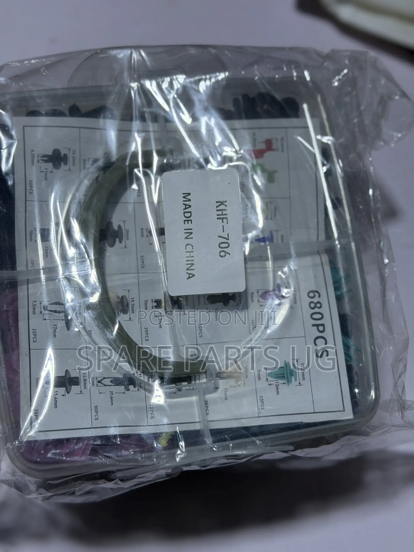 Retainer / Fastener Clips 680pcs