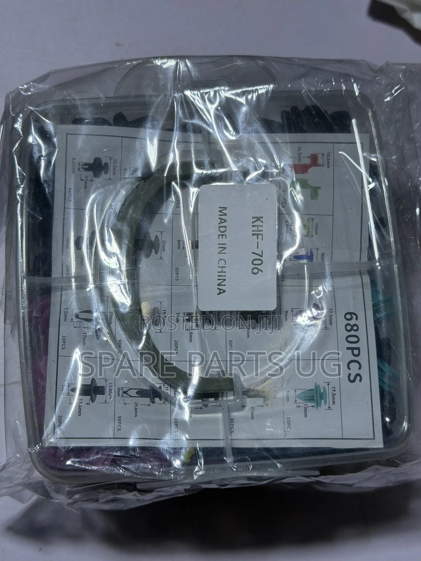 Retainer / Fastener Clips 680pcs