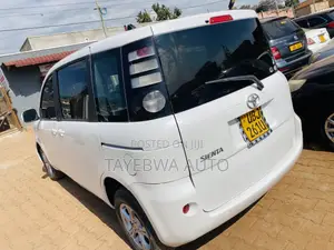 Toyota Sienta 2007