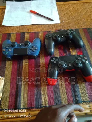 PS4 Controller