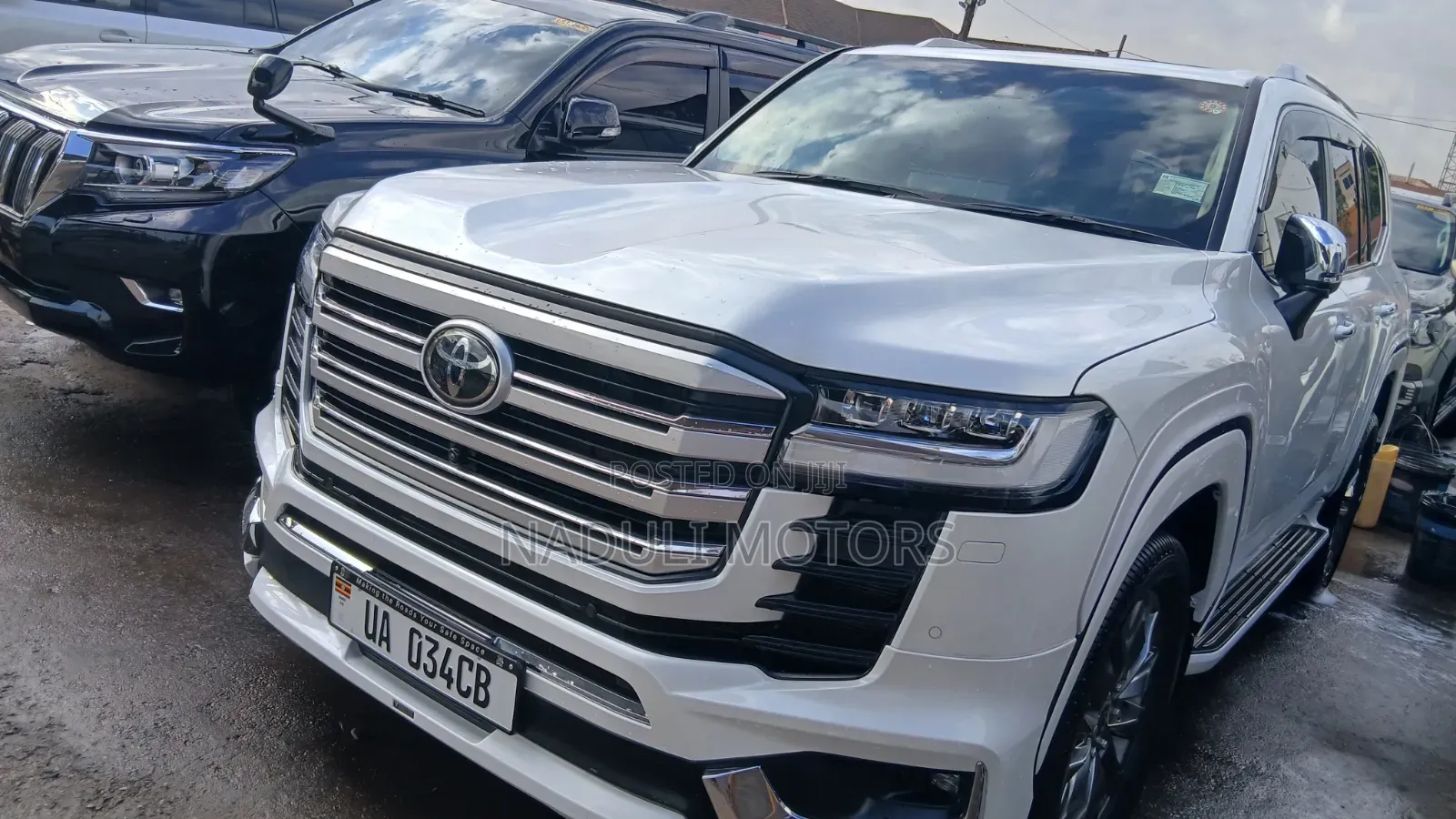 Toyota Land Cruiser Prado 2023 White
