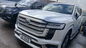 Toyota Land Cruiser Prado 2023 White