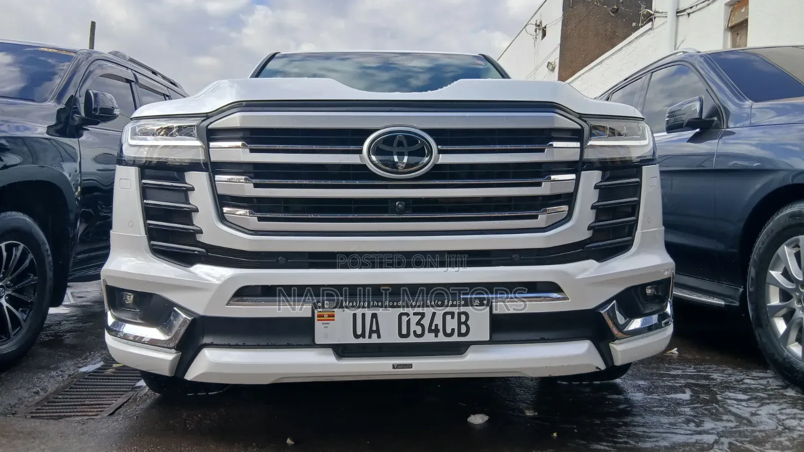 Toyota Land Cruiser Prado 2023 White