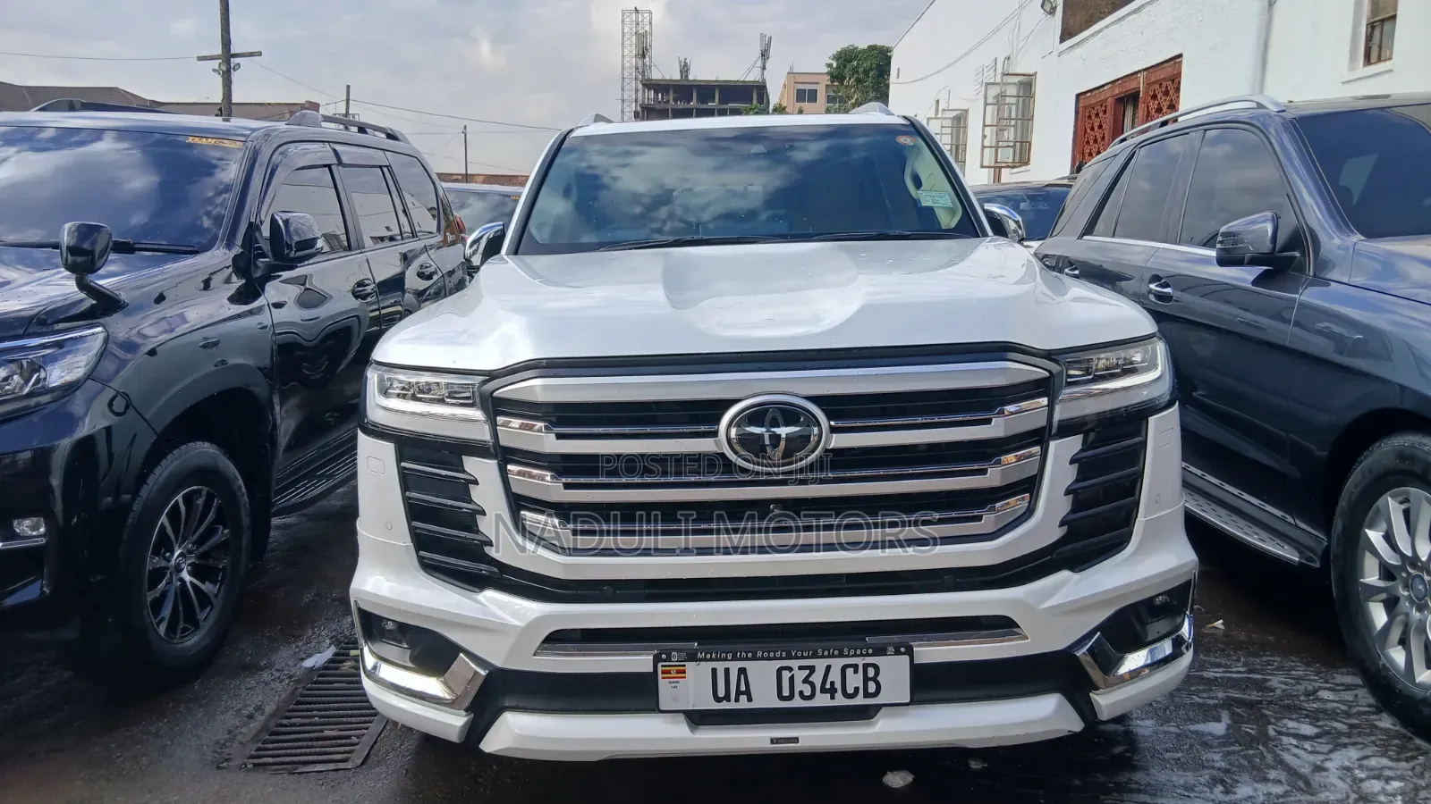 Toyota Land Cruiser Prado 2023 White