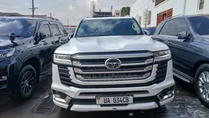 Toyota Land Cruiser Prado 2023 White