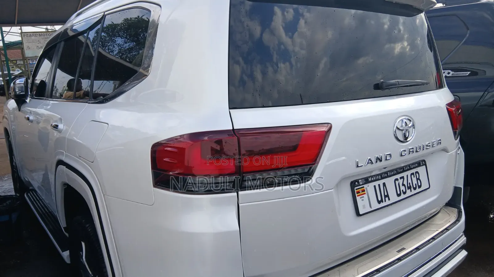 Toyota Land Cruiser Prado 2023 White