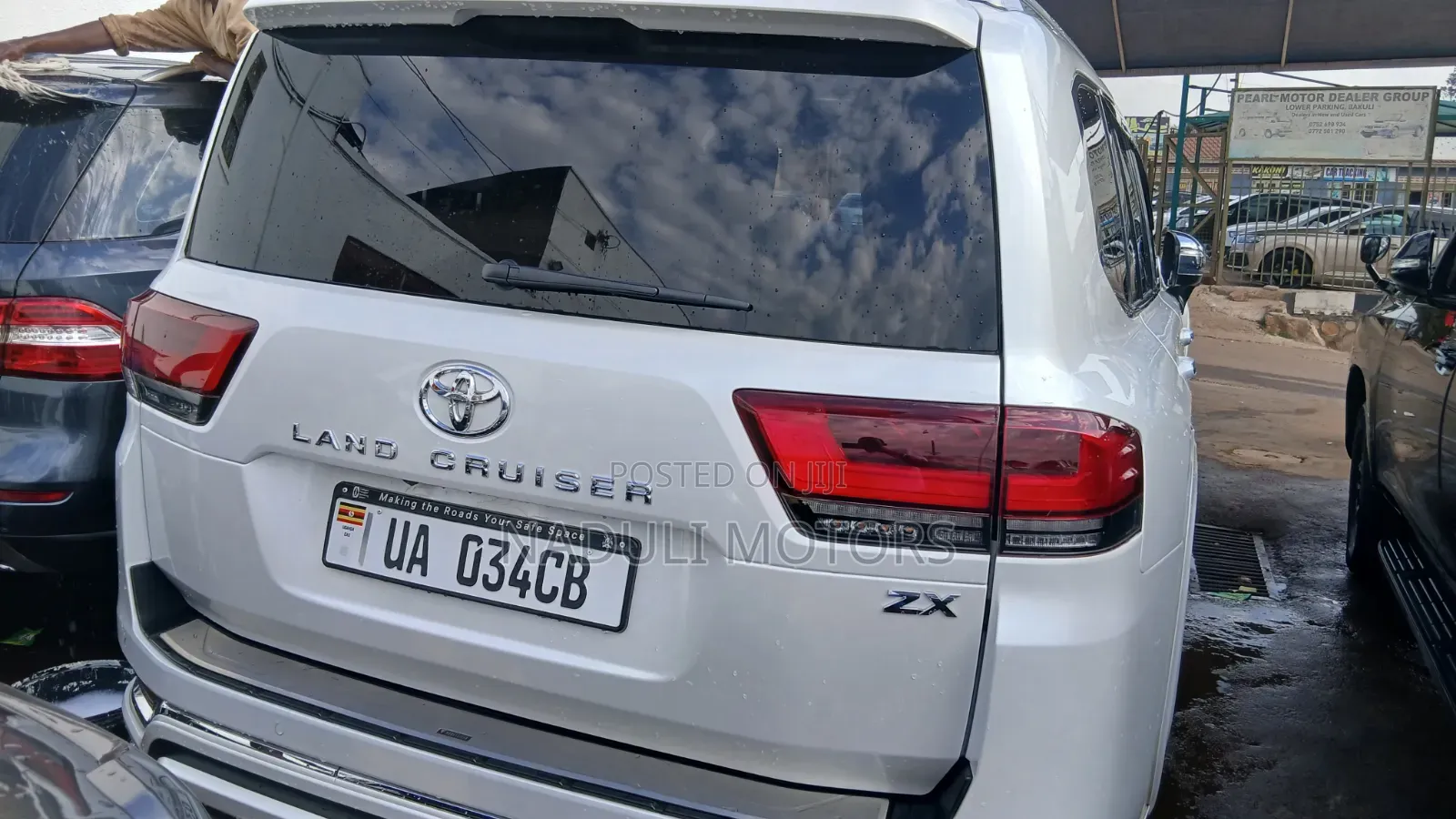 Toyota Land Cruiser Prado 2023 White