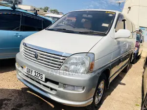 Toyota Regius 1998