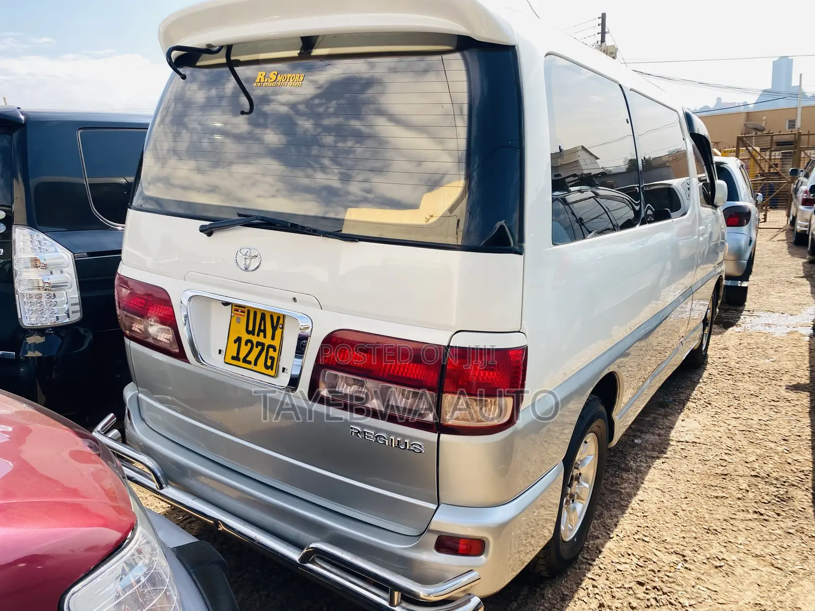 Toyota Regius 1998