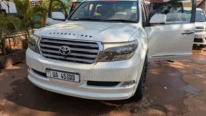 Toyota Land Cruiser 2012 White