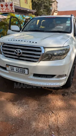 Toyota Land Cruiser 2012 White