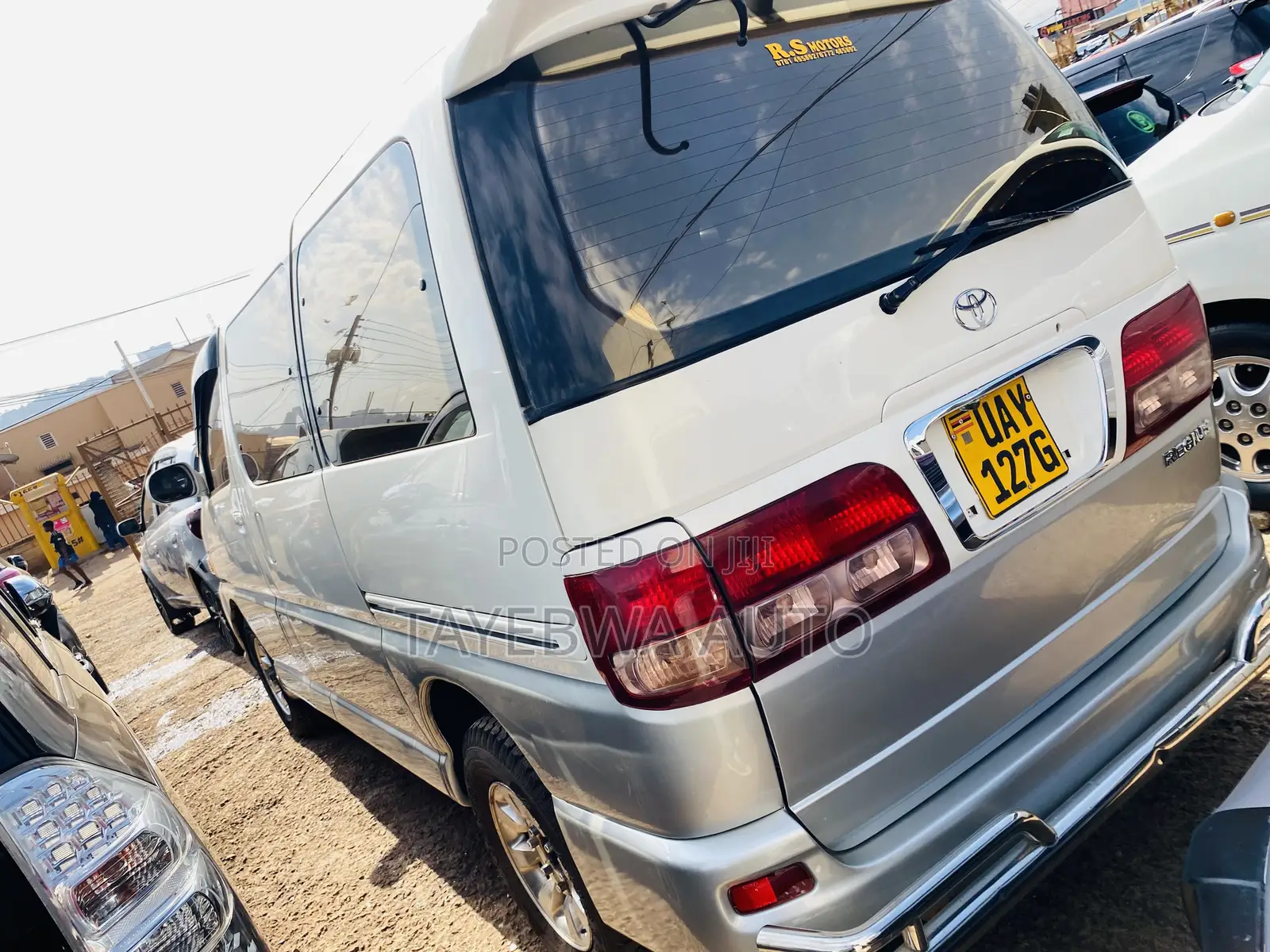 Toyota Regius 1998