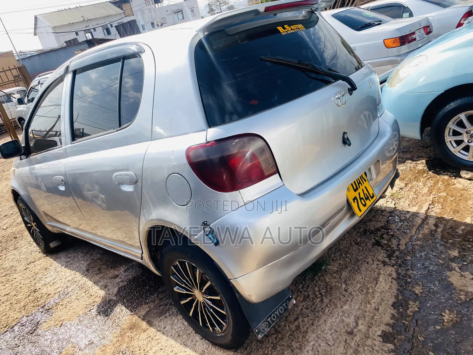 Toyota Vitz 2001