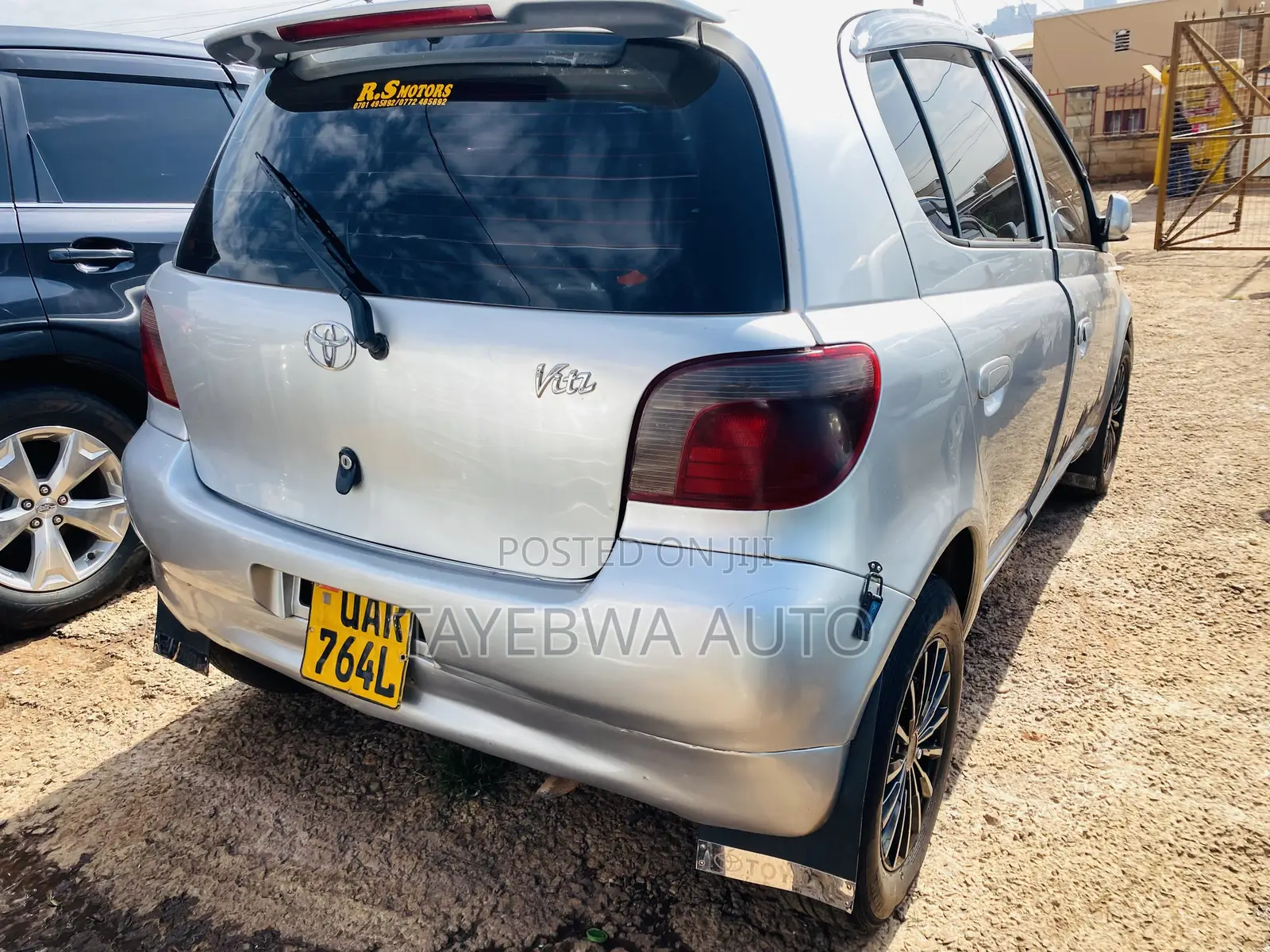 Toyota Vitz 2001