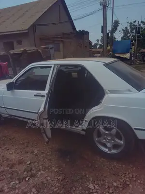 Mercedes-Benz 190E 1986 White