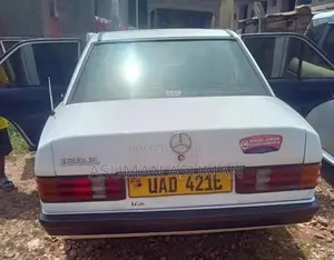Mercedes-Benz 190E 1986 White