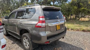 Toyota Land Cruiser Prado 2014