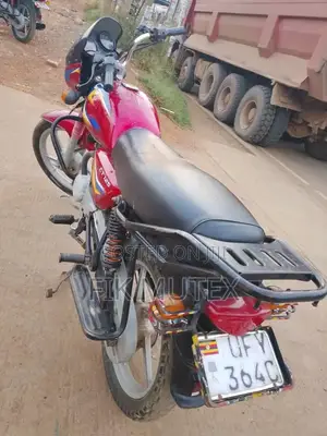 Bajaj CT 125X 2023