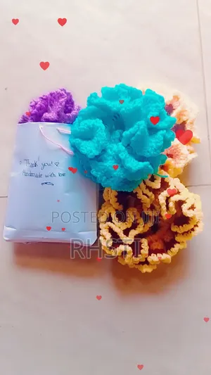 Crochet Scrunchie 1=5k, 3=12k + Free Bag - Makindye
