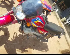 Bajaj CT 125X 2023