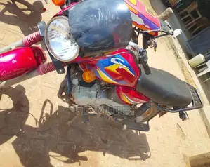 Bajaj CT 125X 2023