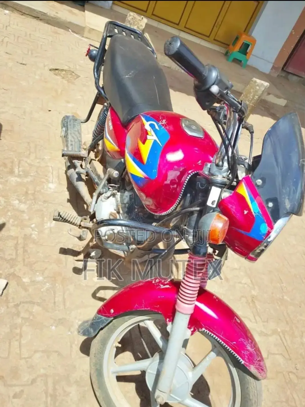 Bajaj CT 125X 2023