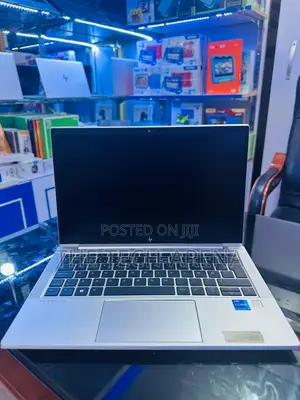New Laptop HP EliteBook 830 G8 16GB Intel Core i7 SSD 512GB