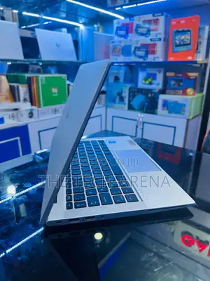New Laptop HP EliteBook 830 G8 16GB Intel Core i7 SSD 512GB