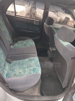 Toyota Carib 2000 Silver