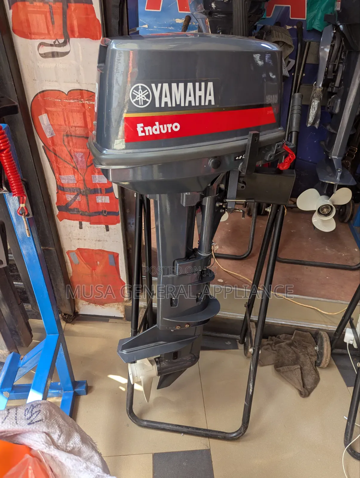 Yamaha Enduro 8HP 2-Stroke Outboard Boat Engine