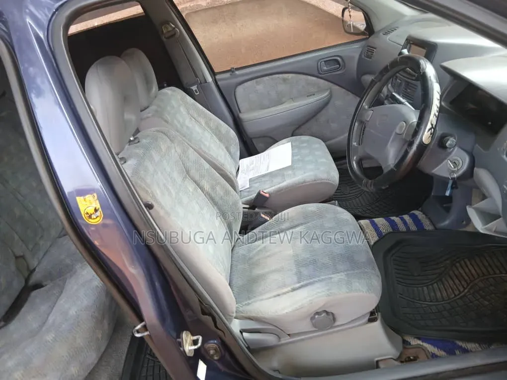 Toyota Raum 1998 Blue