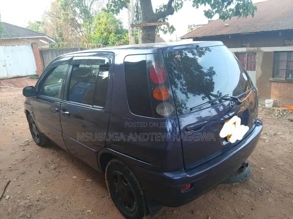 Toyota Raum 1998 Blue