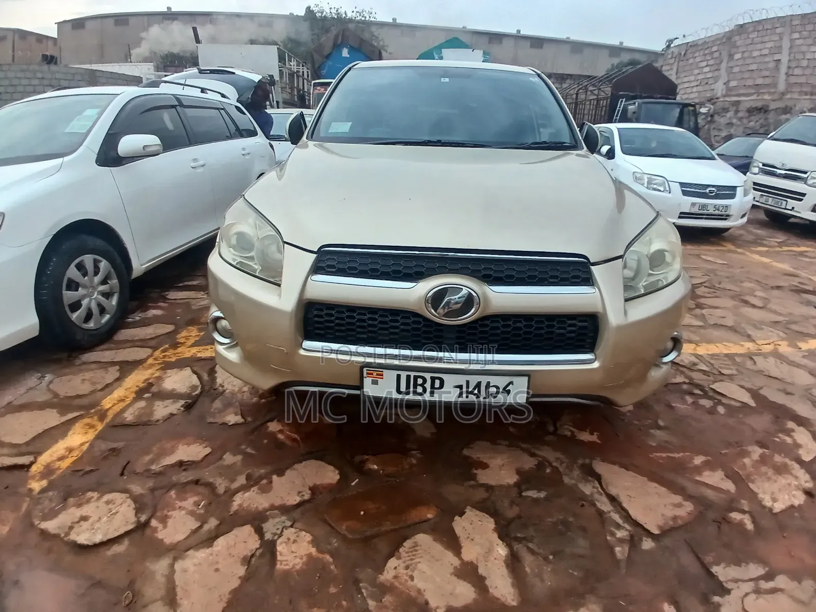 Toyota RAV4 2011 Gold
