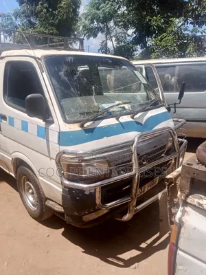 Toyota HiAce 1999 White