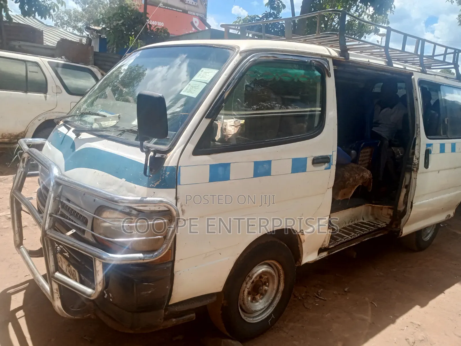 Toyota HiAce 1999 White