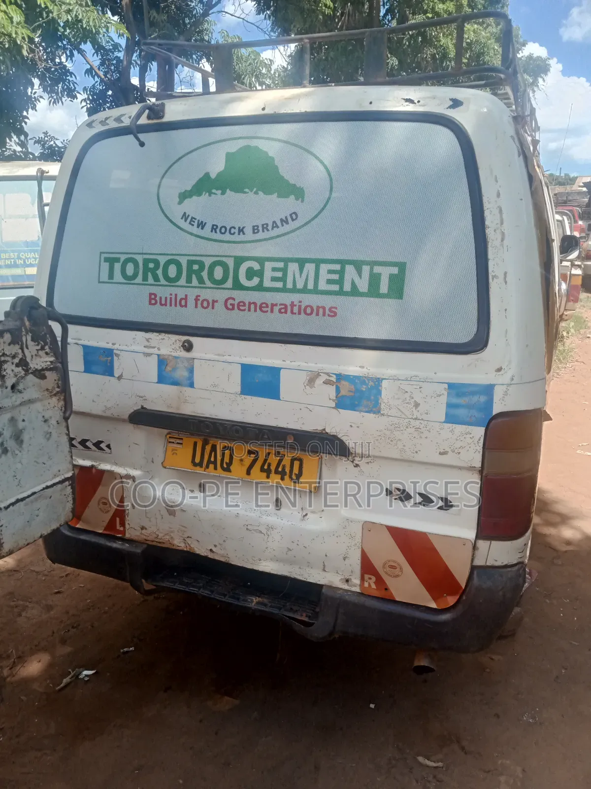 Toyota HiAce 1999 White