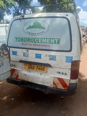 Toyota HiAce 1999 White